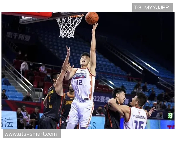 南京同曦对阵深圳篮球比赛直播全程回顾与精彩瞬间分析